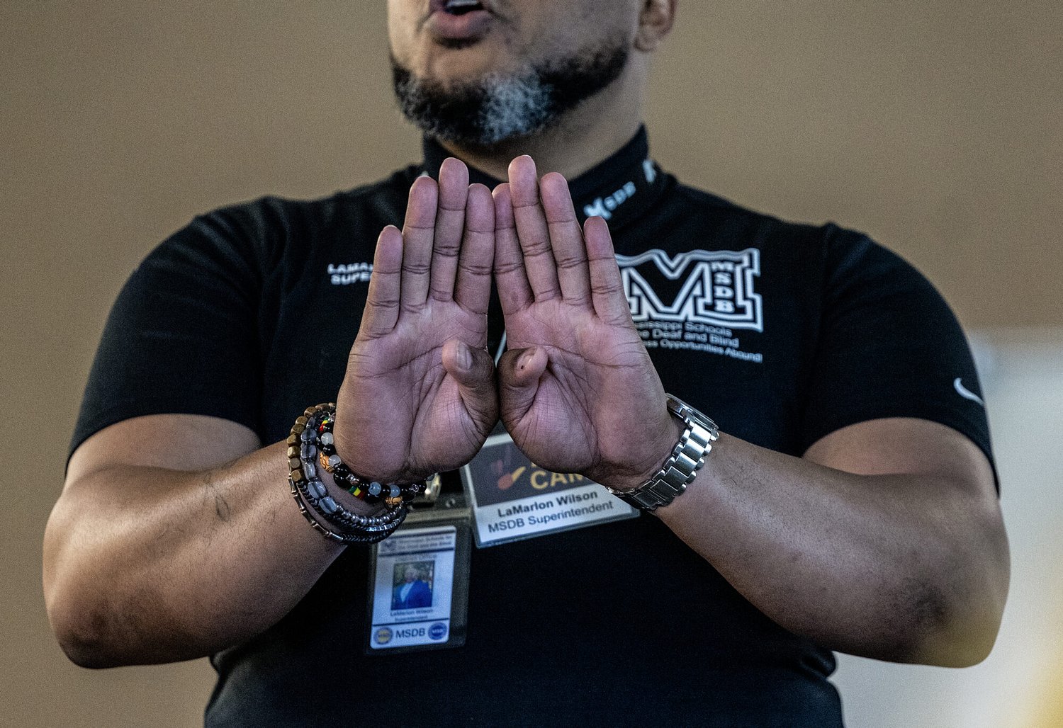 Hundreds sign petition to oust leaders at the Mississippi Schools for the Deaf and the Blind