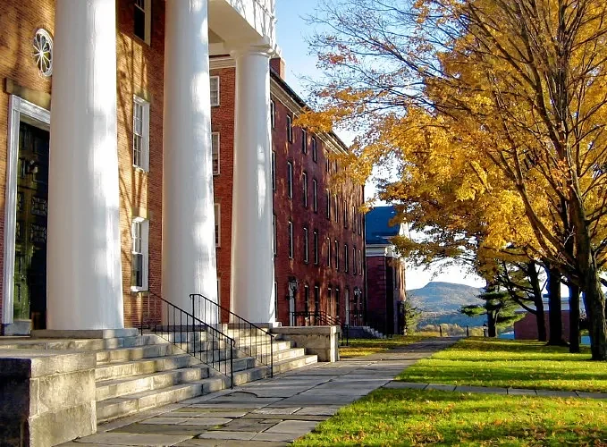 Amherst College faculty adopt groundbreaking democracy resolution