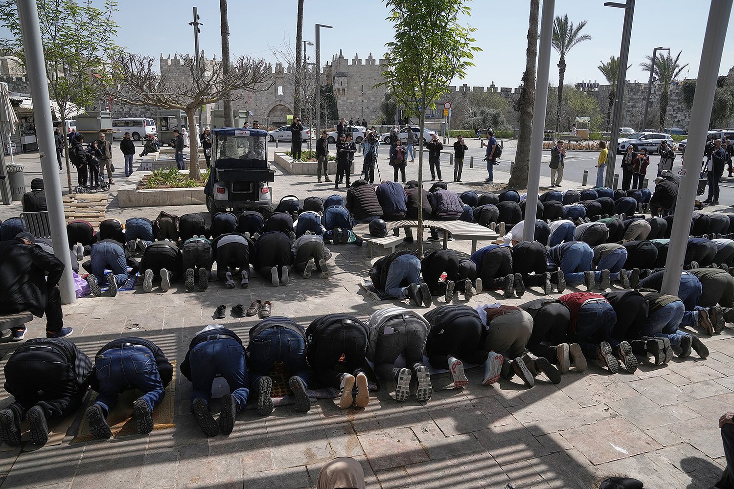 Closing Al-Aqsa Mosque during Ramadan sets a dangerous precedent