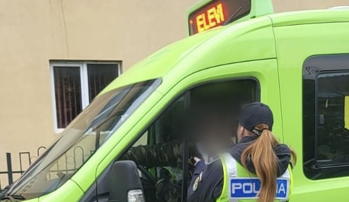 Val de controale la microbuzele școlare din Sibiu: unii șoferi, prinși fără centură / foto