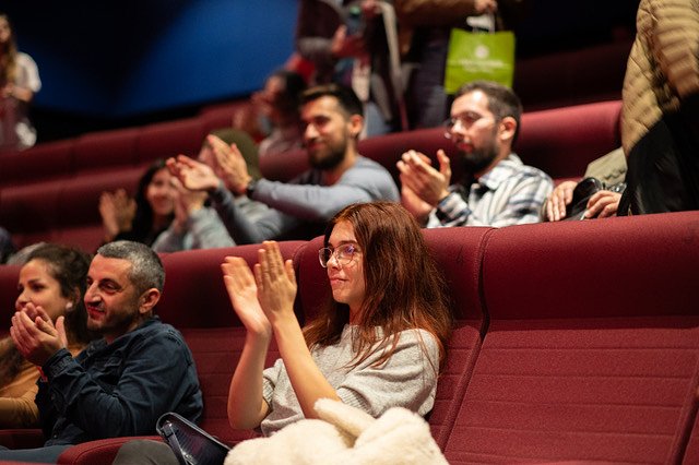 Jurnal de festival: „Va cădea o rachetă pe casa ta azi sau nu?” – Despre realități văzute și nevăzute la Astra Film 2025