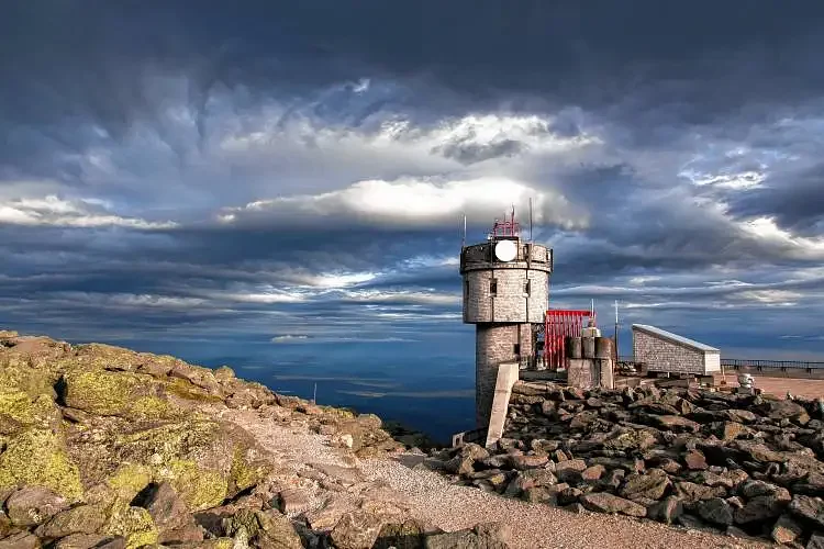 Crowds and climate change strain nature, infrastructure on Mount Washington’s summit