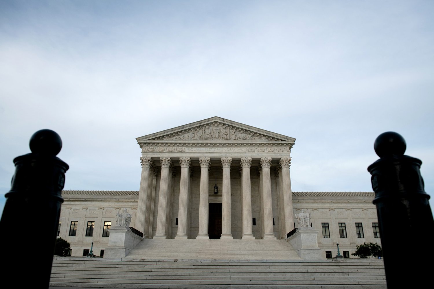 Texas death row inmate asks Supreme Court to allow appeal challenging hypnotized witness