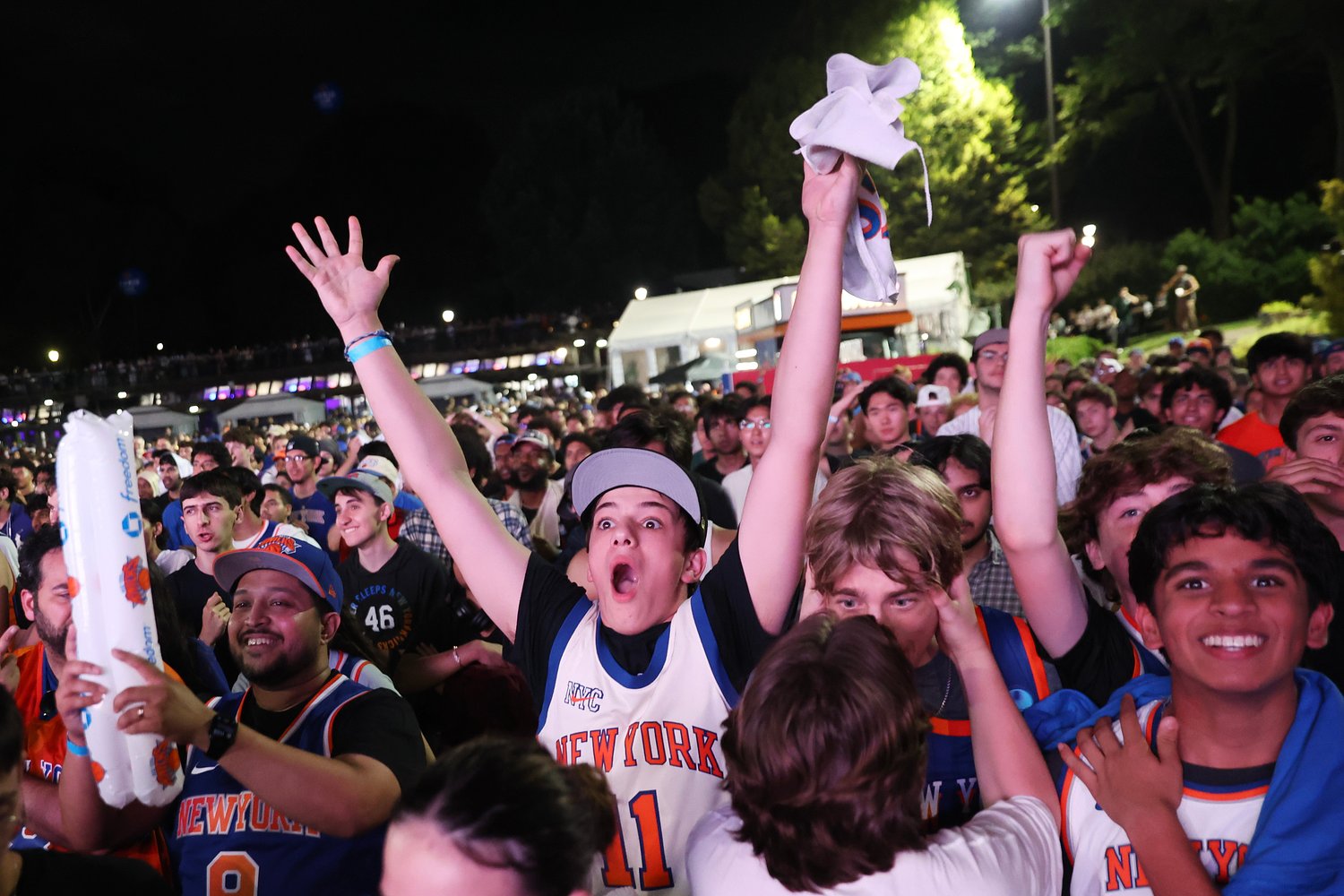 Shocker: Knicks pull off biggest comeback in NBA Finals history, beat Spurs