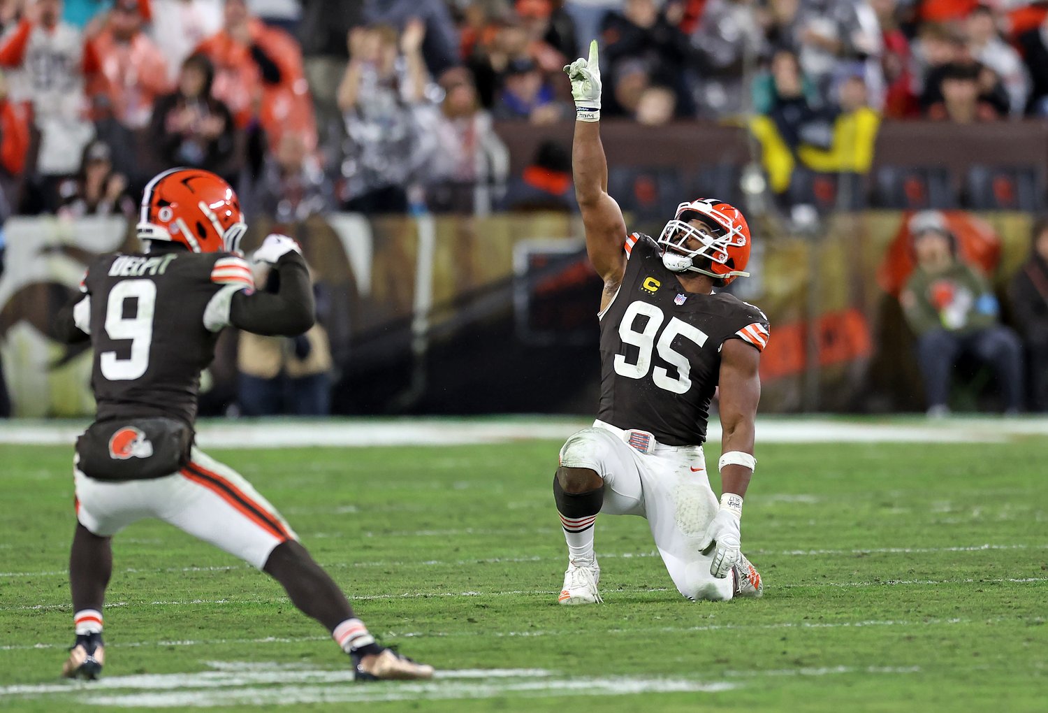What life after Myles Garrett will be like this week; how Deshaun Watson vs. Shedeur Sanders might play out: Browns minicamp preview
