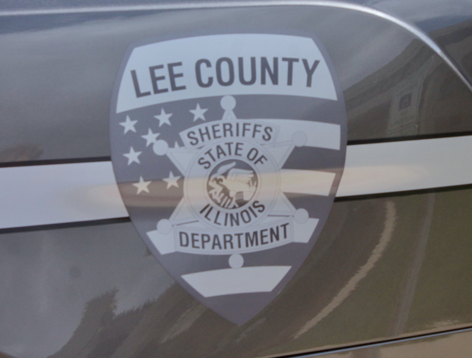 Disabled vehicle draws Lee County deputy’s attention, leads to weapons, drug arrests