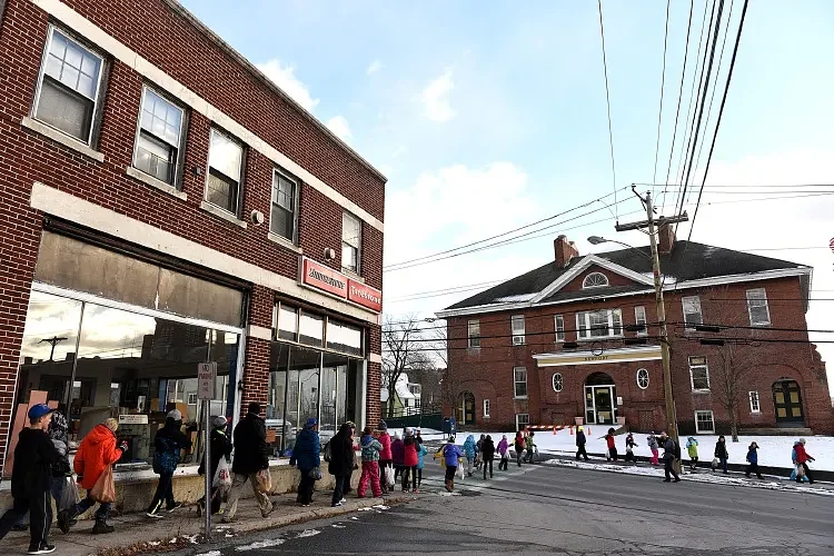 Newport residents demand cuts in proposed school budget
