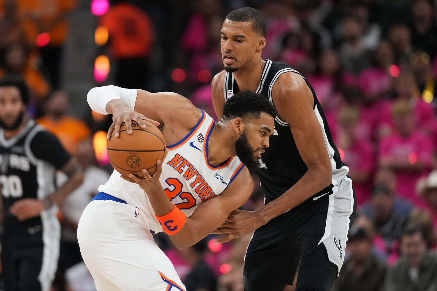 Charles Barkley heaps praise onto Knicks, Karl-Anthony Towns following thrilling Game 2 win