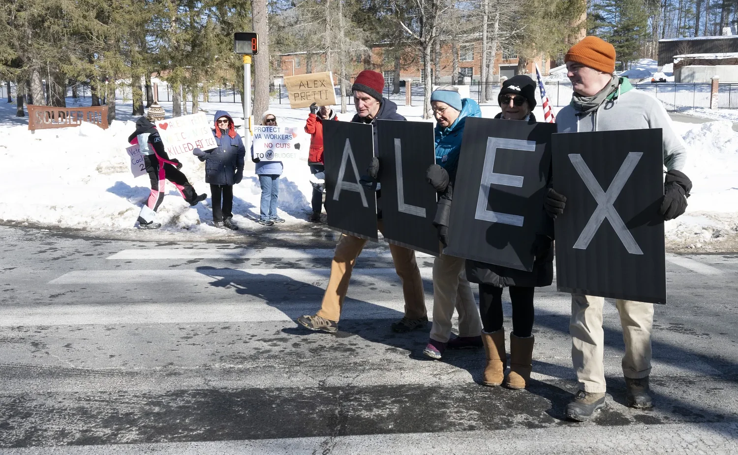 Veterans press VA to memorialize Pretti at Leeds rally