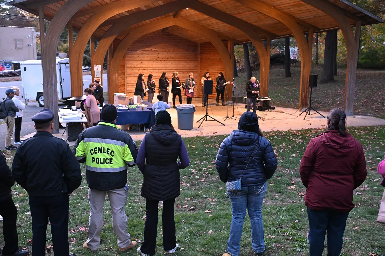 Inaugural ‘Light the Bridge’ ceremony highlights resources for domestic violence victims