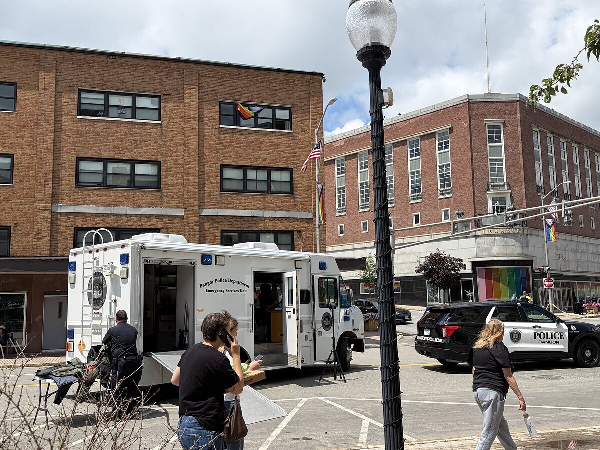 Bangor police clear suspicious package along Pride parade route
