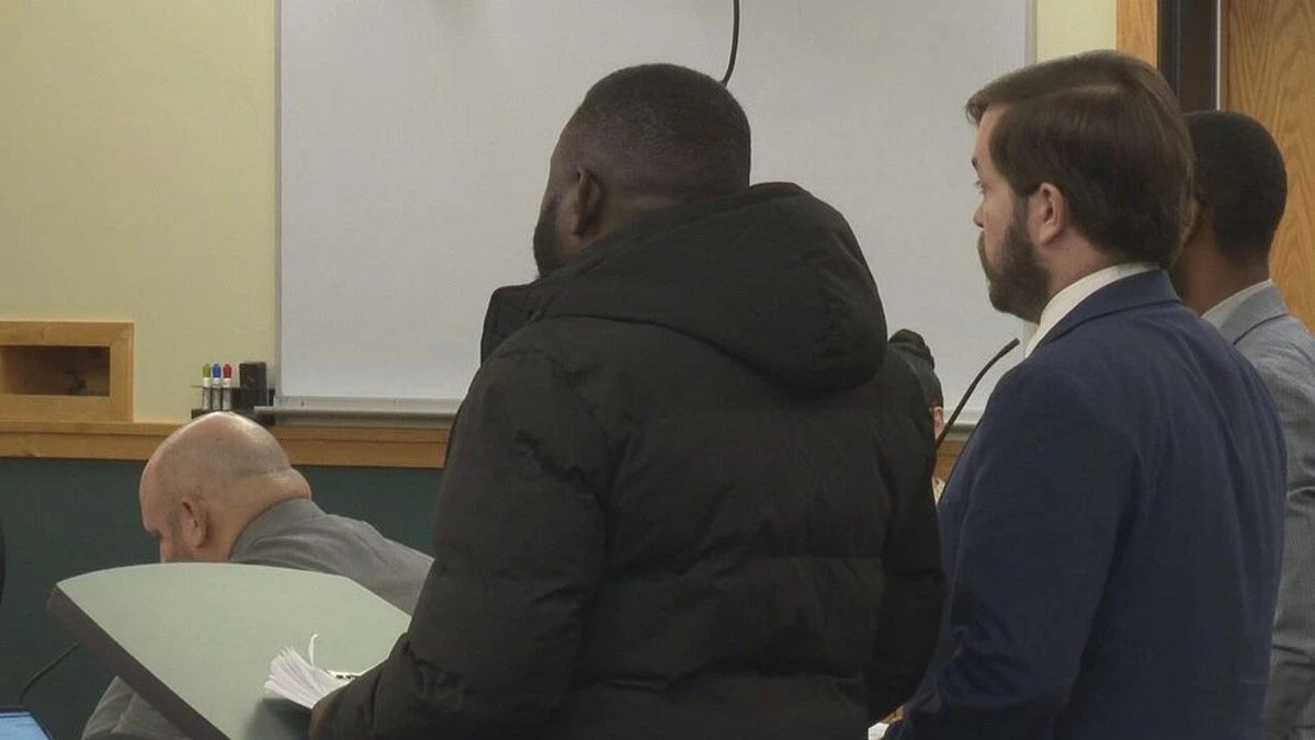 New Lewiston city councilor pleads not guilty to theft