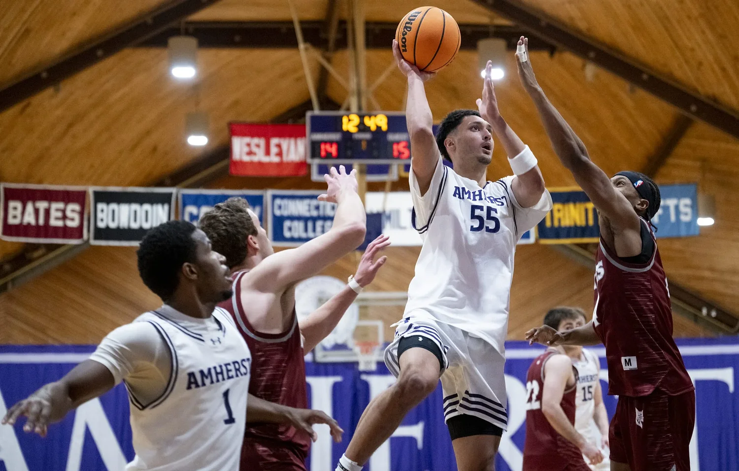Men’s basketball: Amherst opens NESCAC play with decisive win over Bates