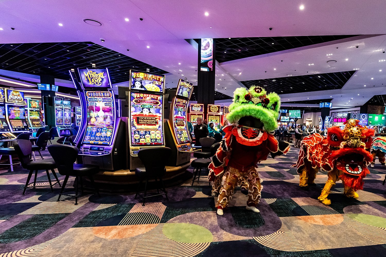 New Hollywood Casino Joliet opens with fanfare, seen as regional destination