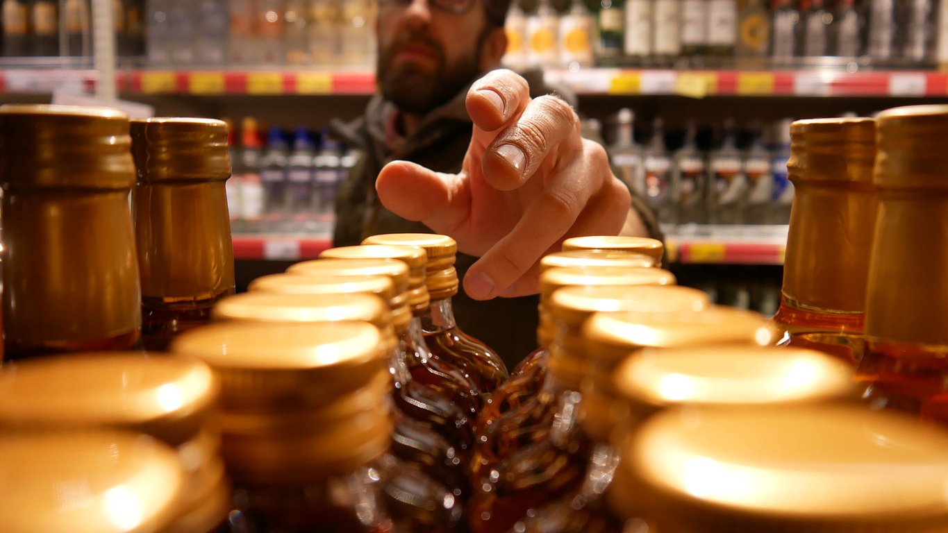 Alcohol industry uses tobacco tactics to downplay deadly risks and block reforms, studies show