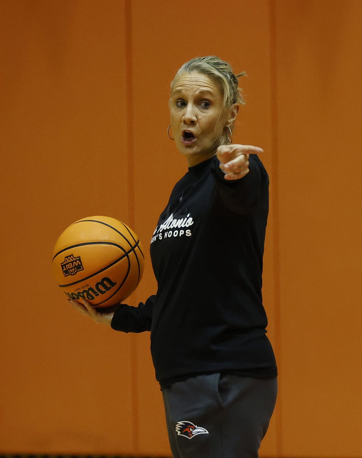 UTSA women slump on offense in loss at Memphis