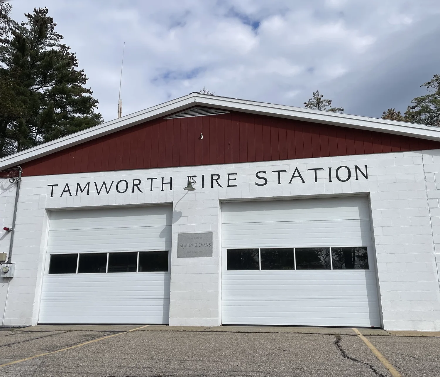 Multiple injured, six taken to hospitals following floor collapse at Tamworth wedding venue