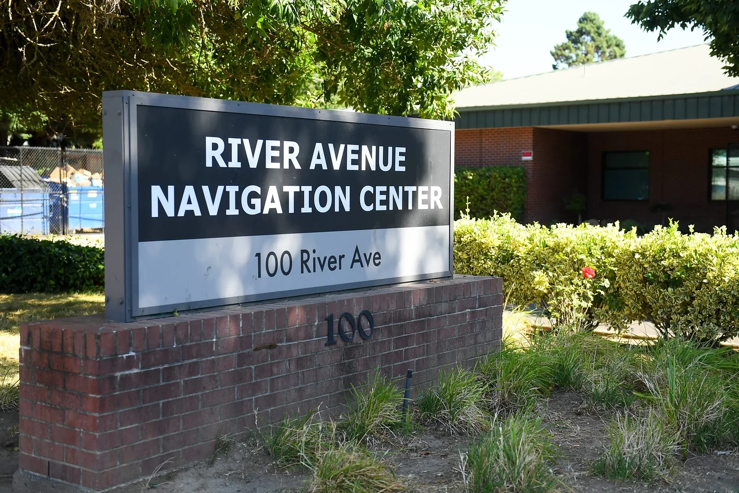 County extends contract with for-profit homeless shelter operator amid questions over costs 