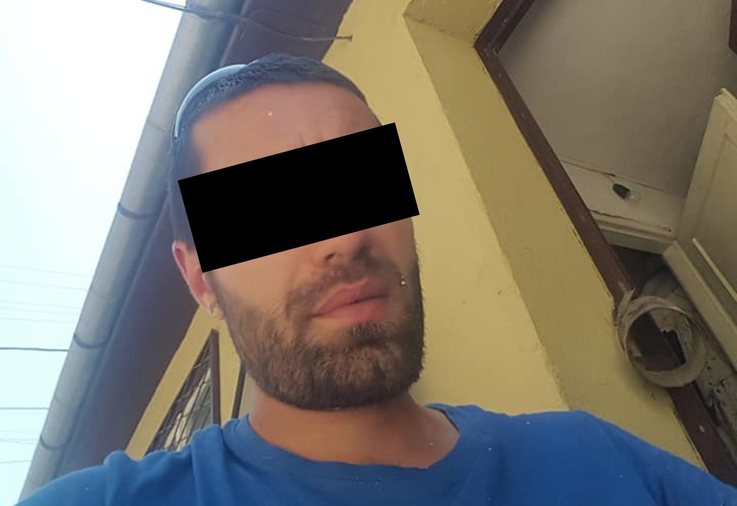 Agresorul care a înjunghiat un bărbat în Mârșa, trimis în arest deși a cerut o măsură mai ușoară