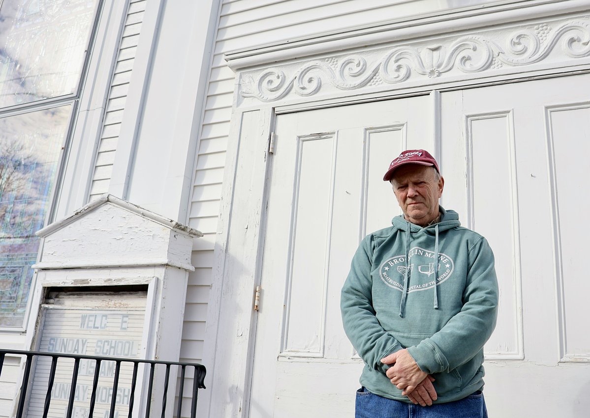 As congregation dwindles at coastal Maine church, members offer property to town