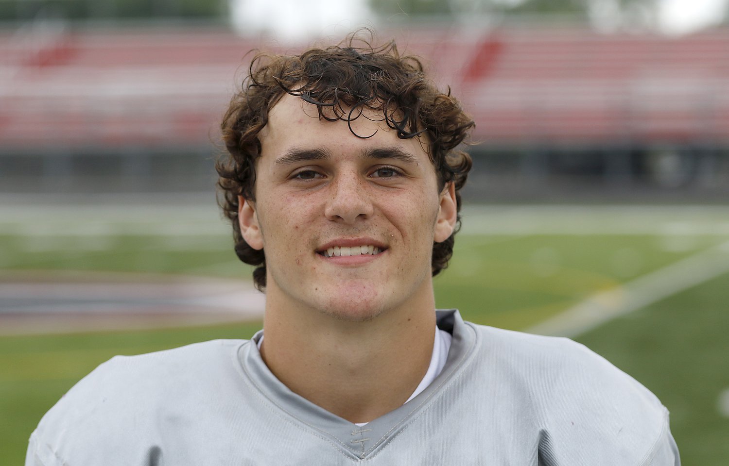Luke Vanderwiel scores 4 TDs as Prairie Ridge keeps perfect season alive with win over McHenry