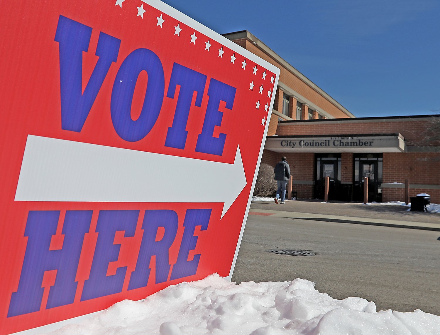 McHenry County seeks paid election judges for fall balloting