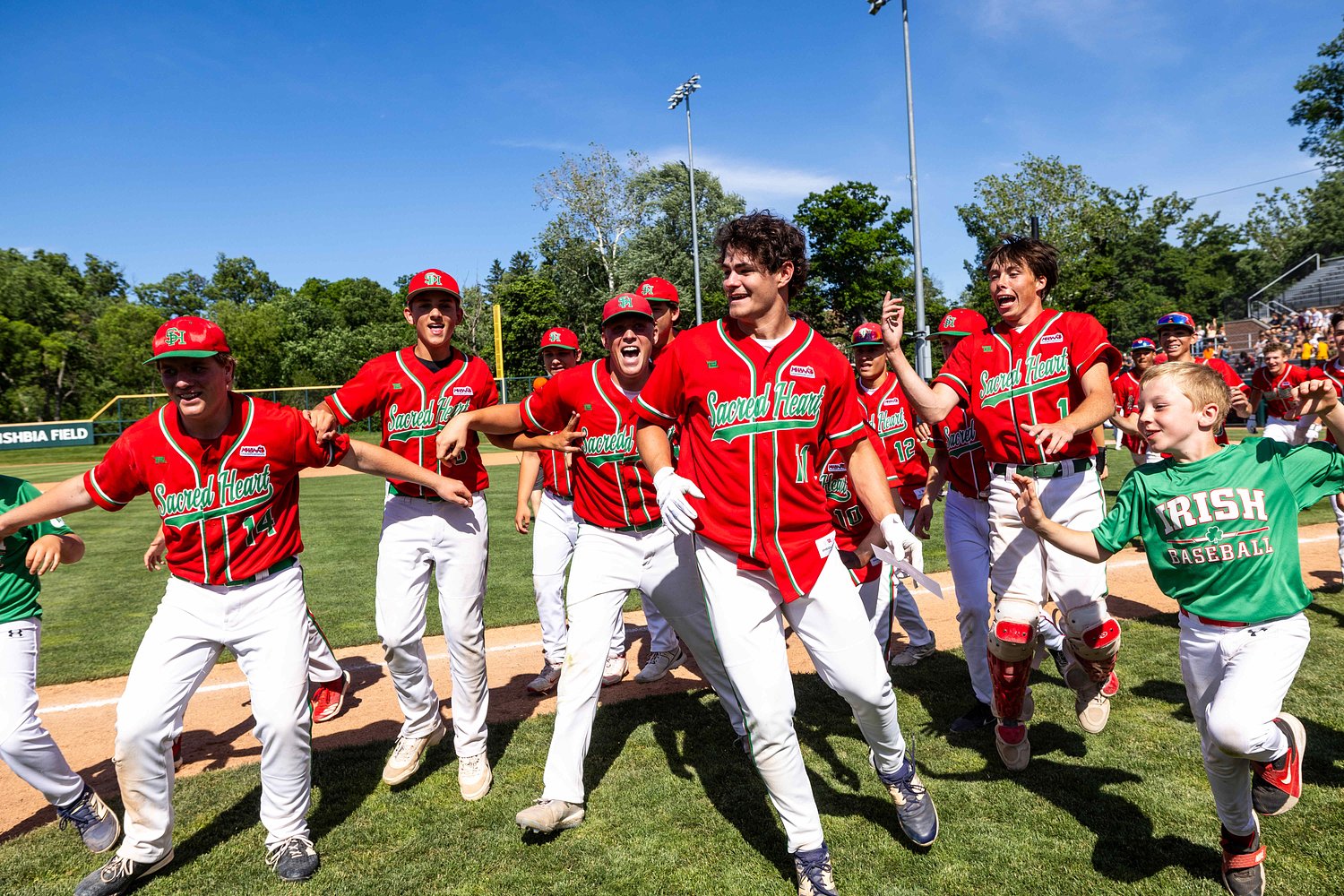 Davis’ moonshot, gem end 30-year wait as Sacred Heart gives legendary coach D4 state title