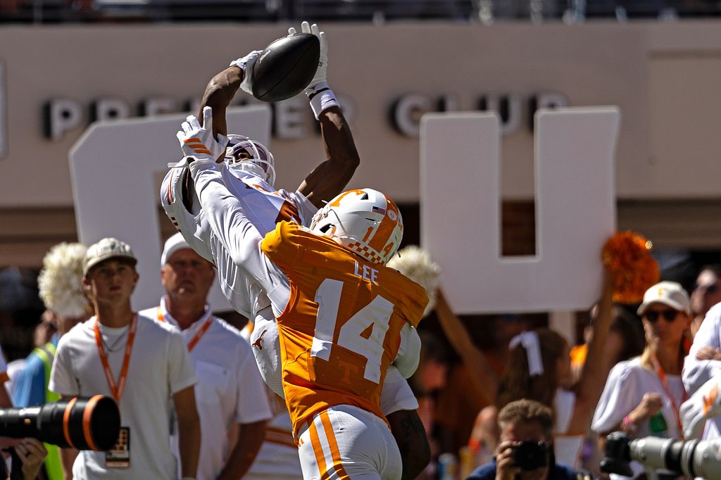 Texas’ Colin Simmons apologizes, reveals what Sarkisian said to him