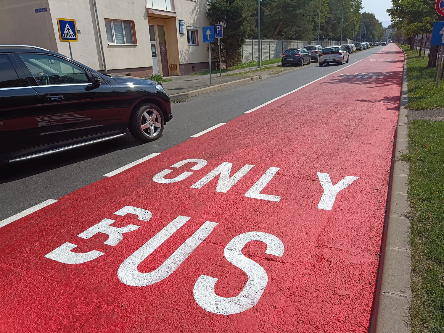 Primăria Sibiu explică de ce taxiurile nu au voie pe benzile de autobuz: condiția impusă prin finanțarea europeană