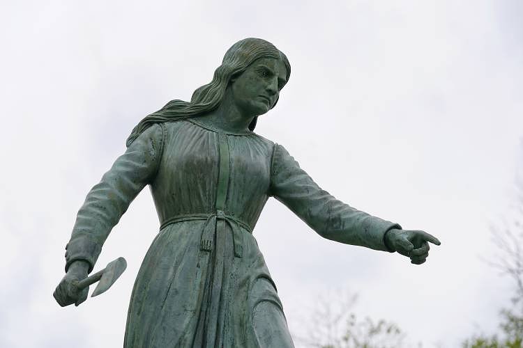 New panels aim to offer context around Hannah Duston monument