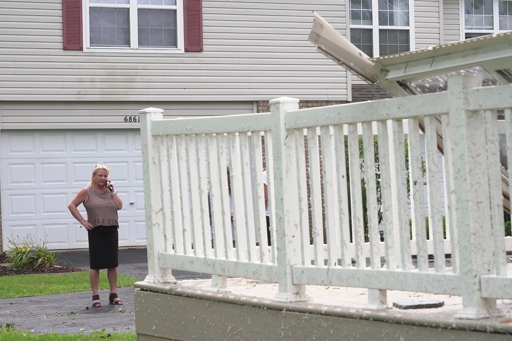 Deaths, damage reported as severe weather spawns tornadoes, flash flooding in the Midwest