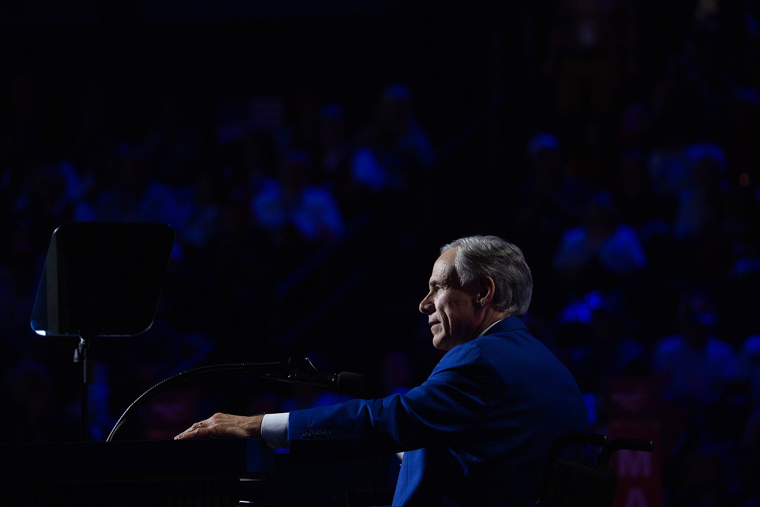 Gov. Greg Abbott broadens moratorium on data center approvals to include environmental permits