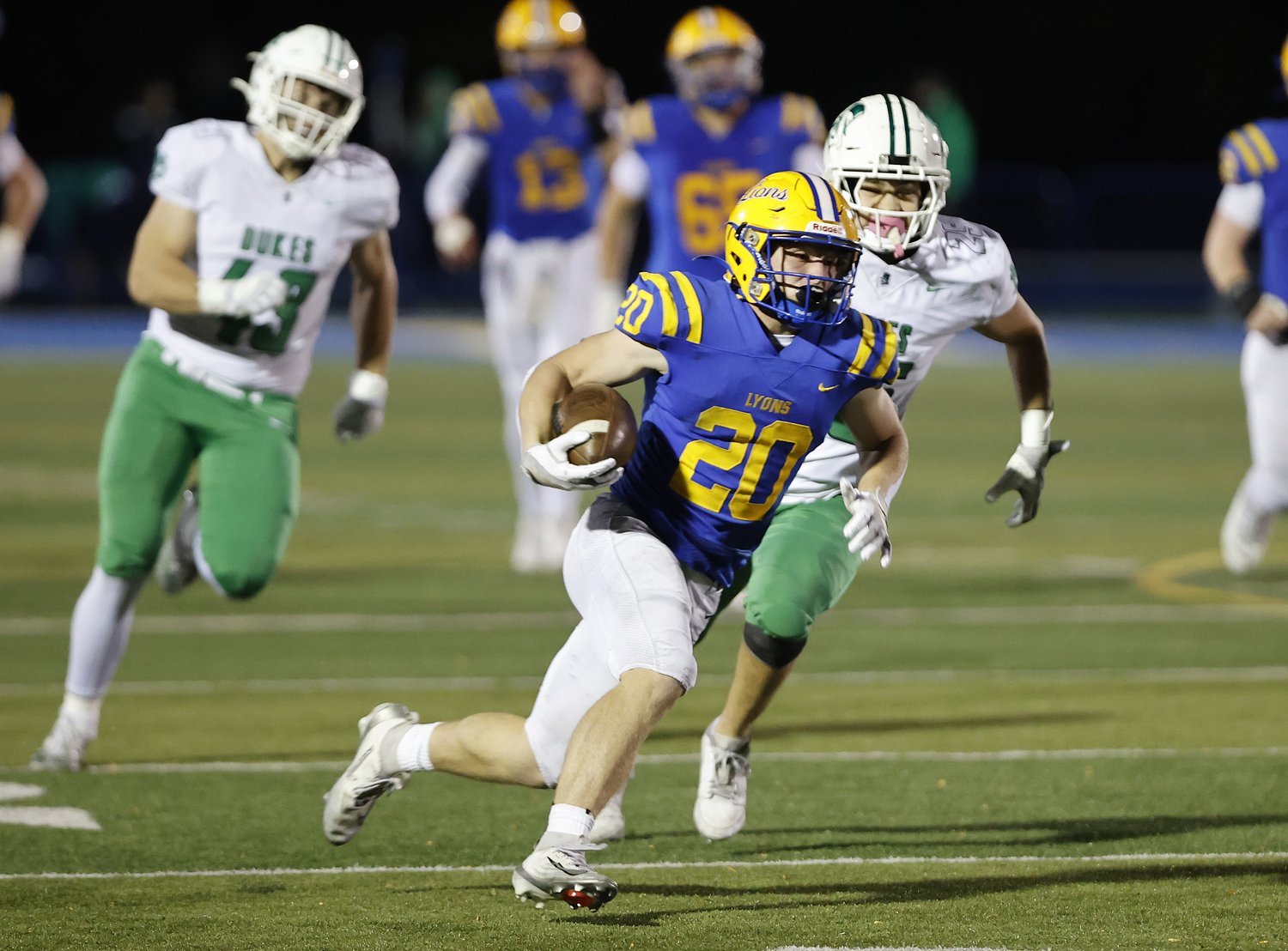 Lyons’ big Week 1 win over Barrington is worth the wait: Suburban Life football notebook