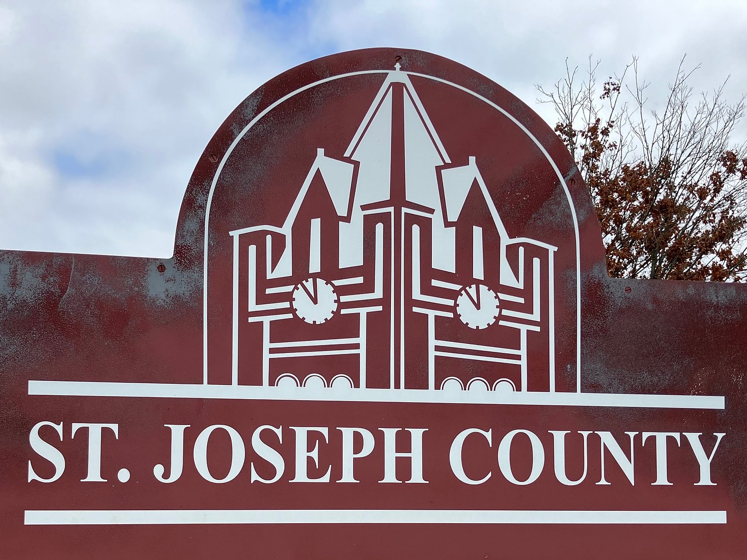 Crash kills 2 at Southwest Michigan intersection