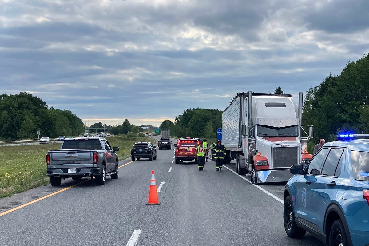 5 drivers snagged in median-crossing I-95 crash in Hermon