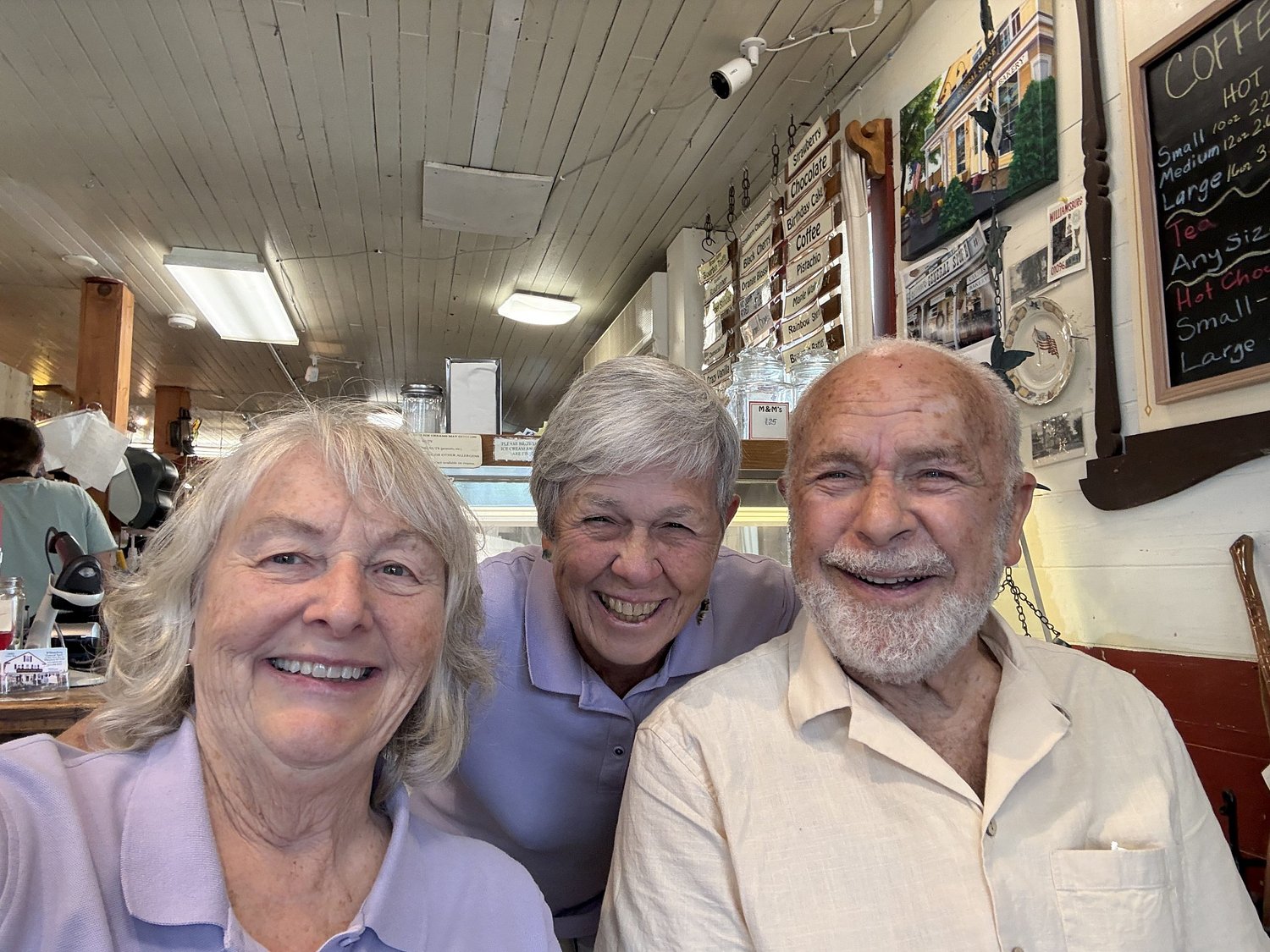 'Two Grannies on the Road' explore hidden gems in Williamsburg, Deerfield