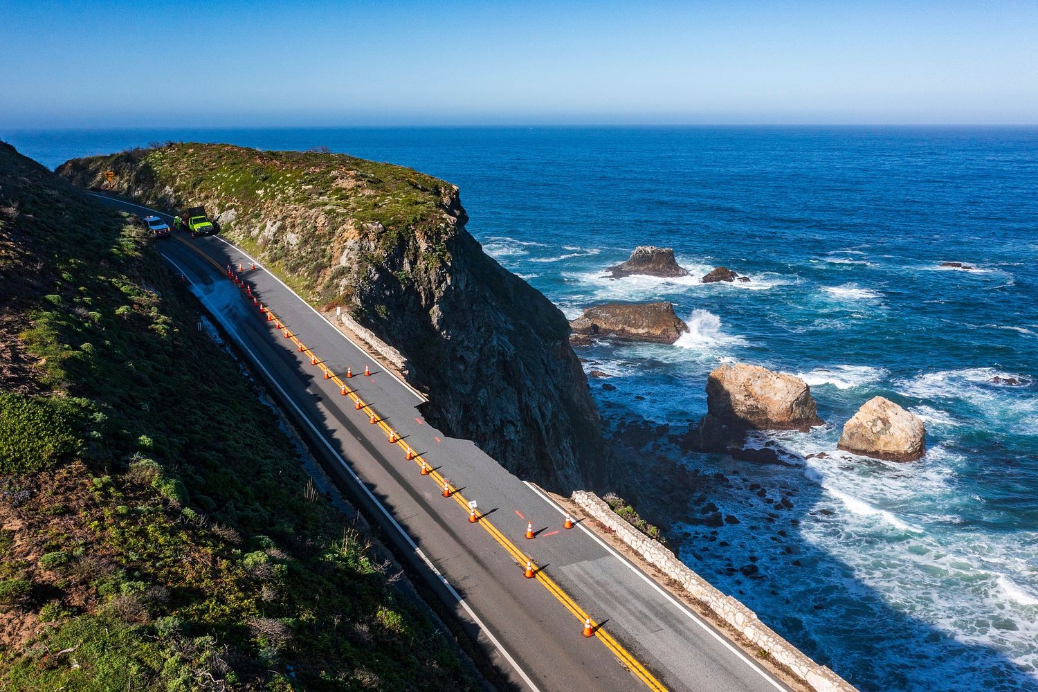 Man who died after being found on rocks at Big Sur beach ID'd