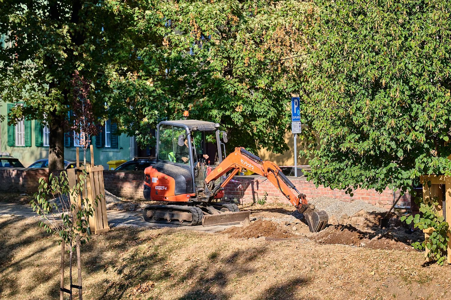 Lucrările avansează în Parcul Cetății: un arheolog supraveghează permanent șantierul