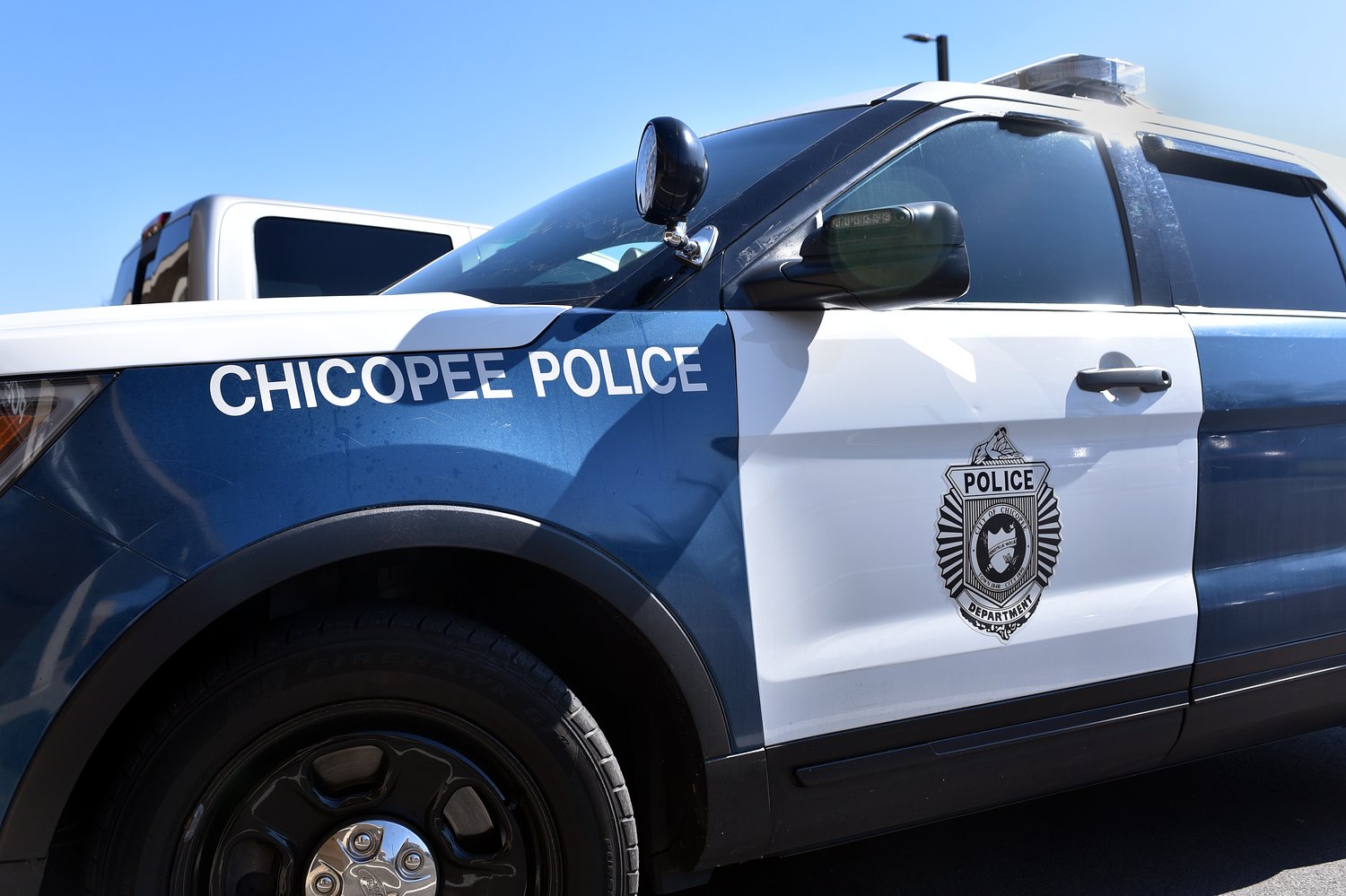 Chicopee crash leaves 1 dead