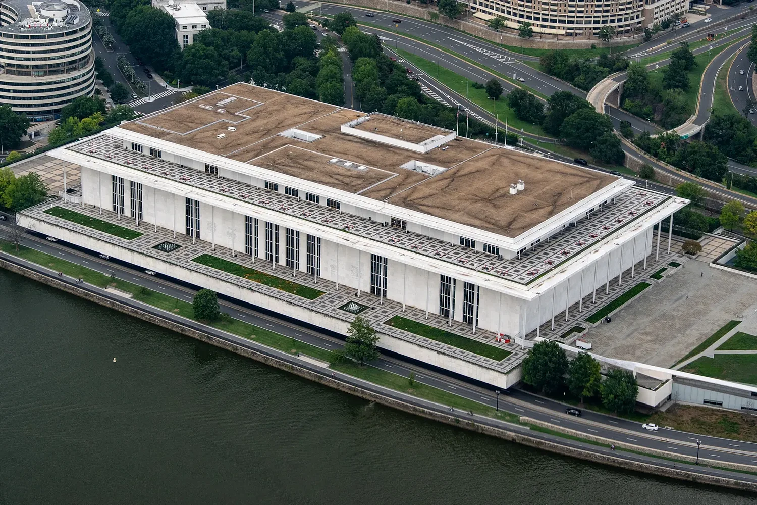 Kennedy Center risks financial ruin without Trump's name, Justice Department argues