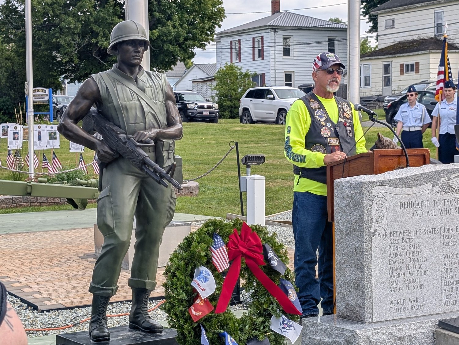 Crowd packs Aroostook Park for Vietnam memorial dedication