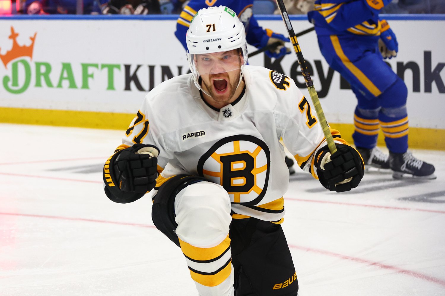 Bruins lose 25-goal forward to Red Wings in free agency