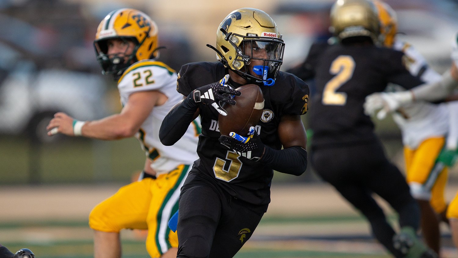 Freshman’s 2 TDs lead No. 8 seed to shocking upset win over No. 1 in N.J. football playoffs