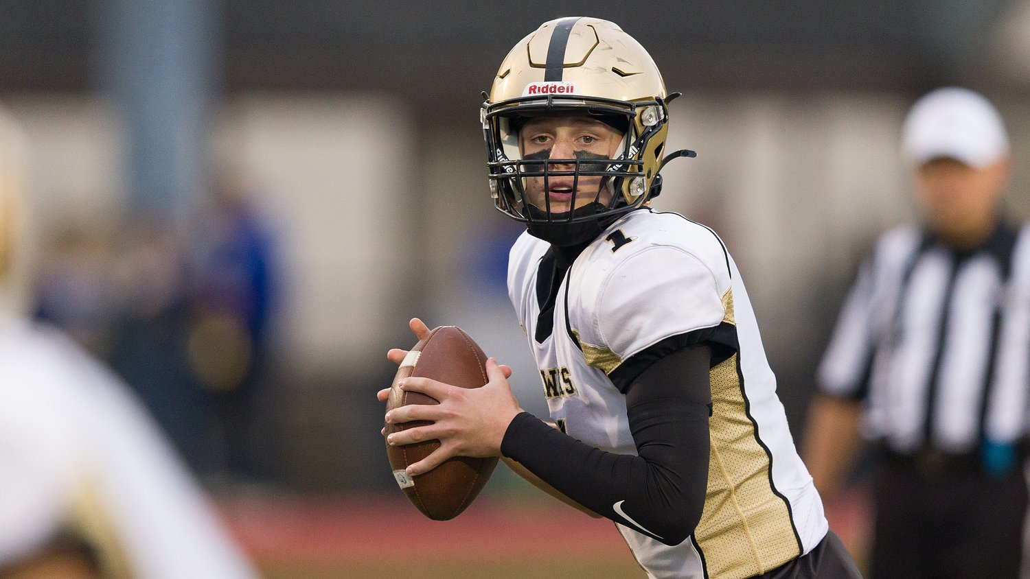 River Dell football extends win streak to four with road triumph over Paramus