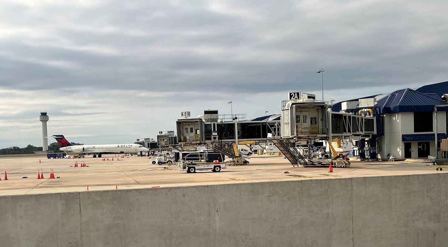 Huntsville airport receives $1.9 million grant to build winter weather storage facility