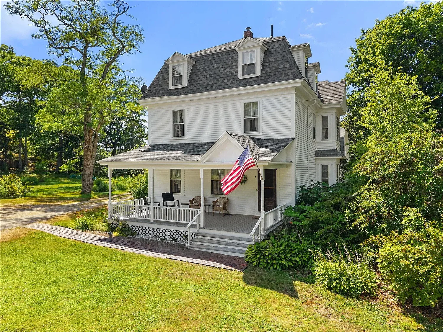 Former coastal Maine inn with 8 bedrooms on the market for $865K