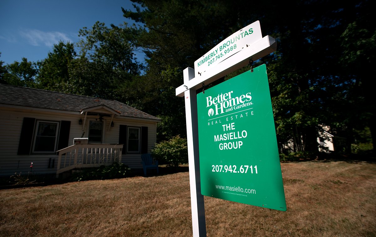 For the first time in years, Maine homes are selling for under their asking prices