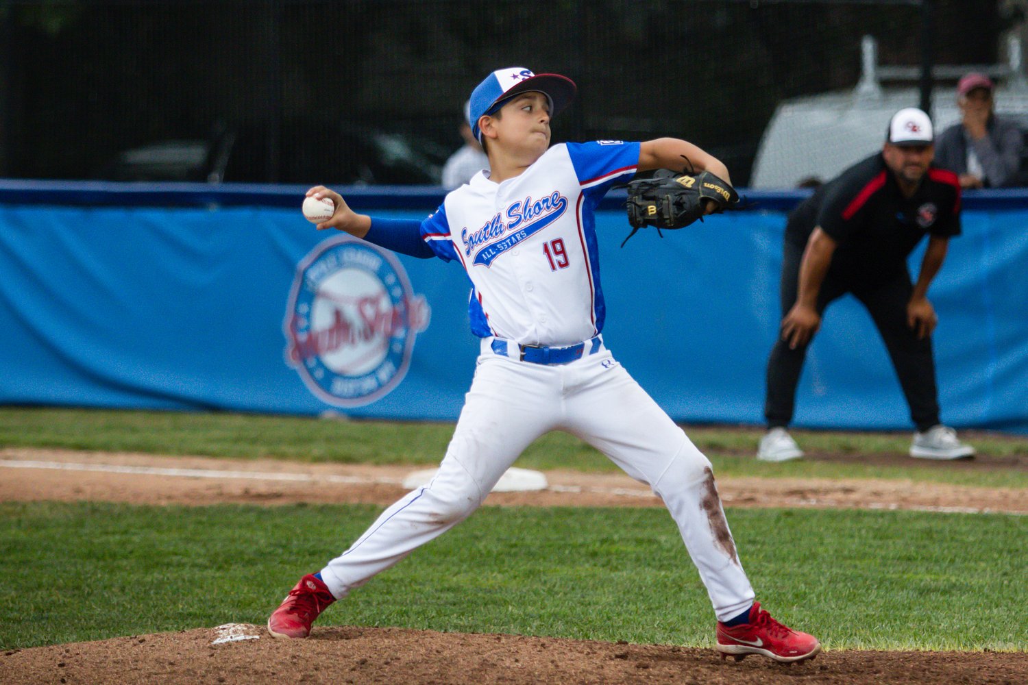 South Shore keeps rolling with 10-1 Sectional victory over Inwood LL