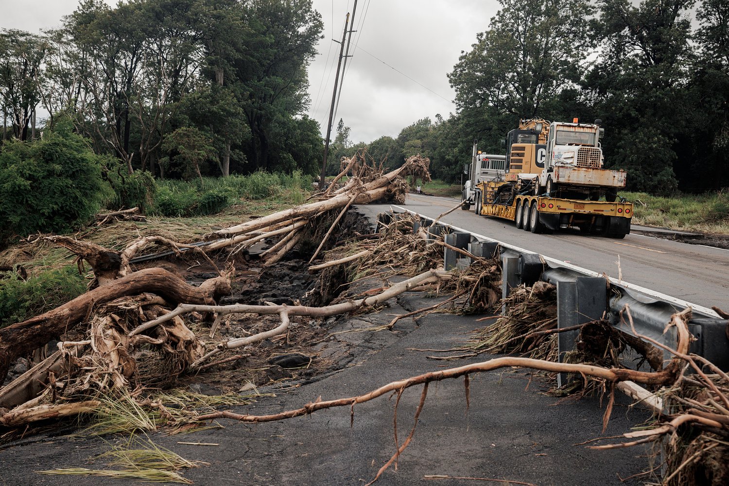 What crews discovered as floodwaters began to recede across Hawaii