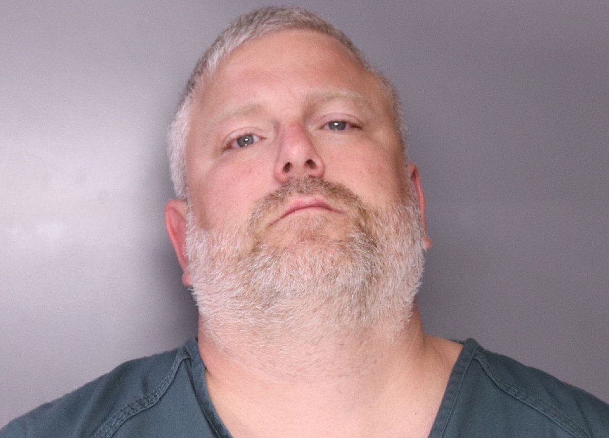 Syracuse man sent girl photo of gun to threaten her into having sexual contact, investigators say